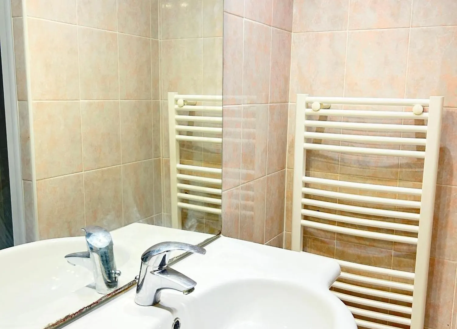 Excellent - Hypercentre & Chambres Avec Salon Tout Confort Grenoble Apartment